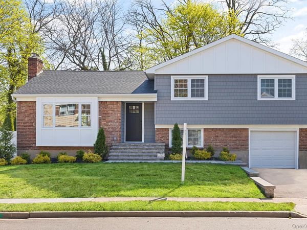 16 Eleanor Road , Plainview, NY 11803