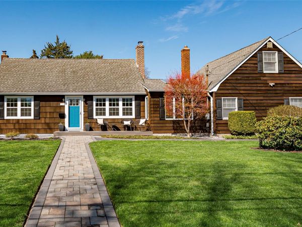 256 4th Avenue, Saint James, NY 11780