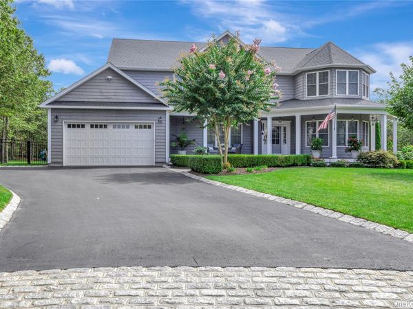 39 Blackberry Lane, Center Moriches, NY 11934