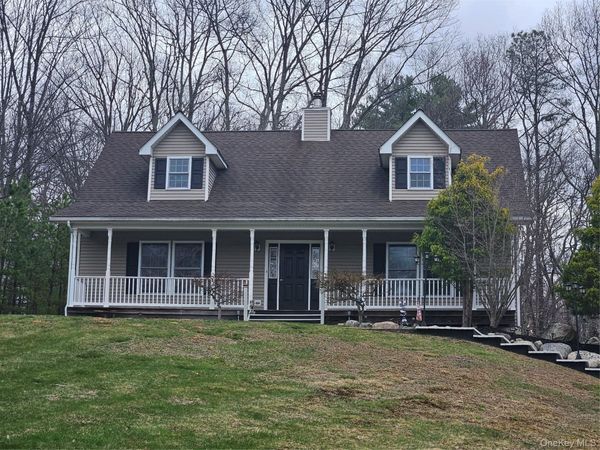 6 Stonybrook Road , Pine Bush, NY 12566