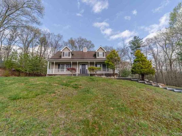 6 Stonybrook Road, Pine Bush, NY 12566