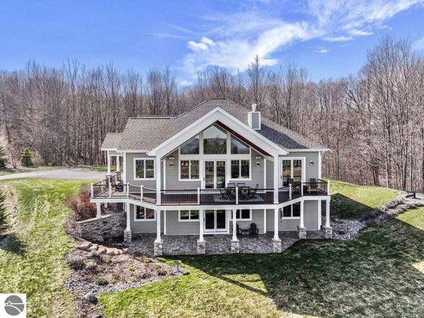 6790 Rolling Hills Drive S, Traverse City, MI 49684