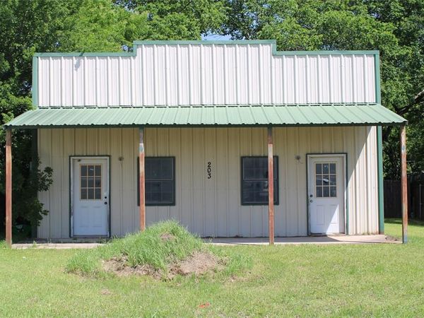 203 E Grove Street, Kaufman, TX 75142