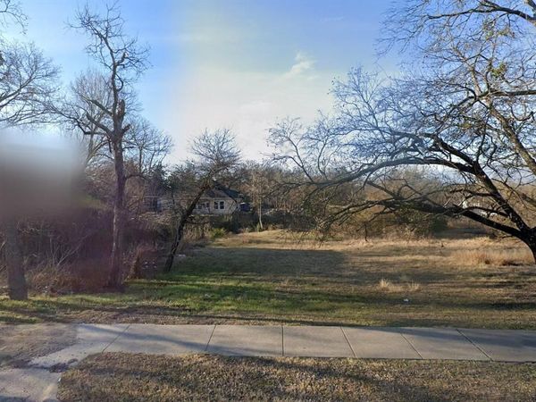 706 Dr Martin Luther King Jr Boulevard , Waxahachie, TX 75165