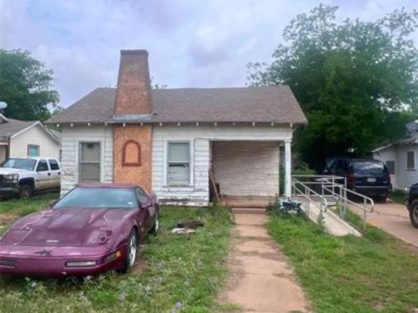 1015 Symonds Place , Stamford, TX 79553