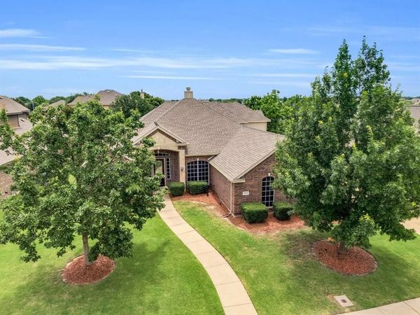 5210 Medallion Court , Midlothian, TX 76065