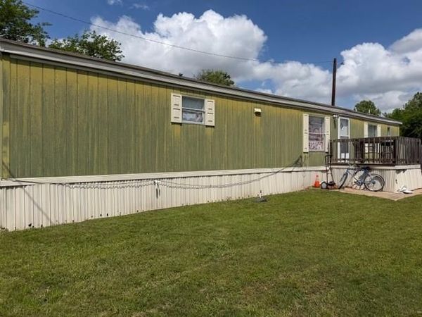 200 Maple Street , Glenn Heights, TX 75154