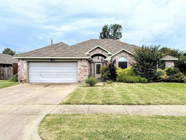 908 Busby Drive , Cedar Hill, TX 75104