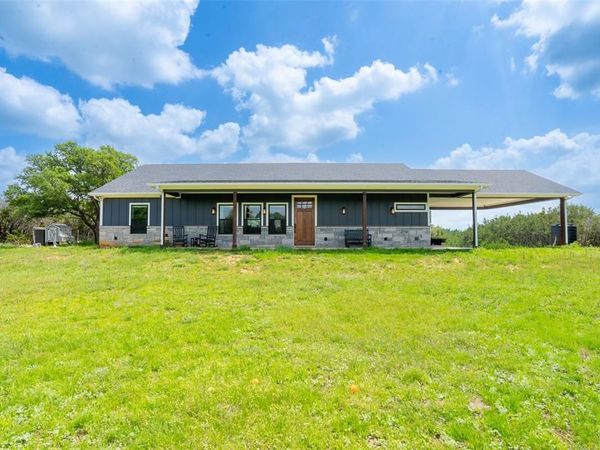1260 Private Road 1656, Stephenville, TX 76401
