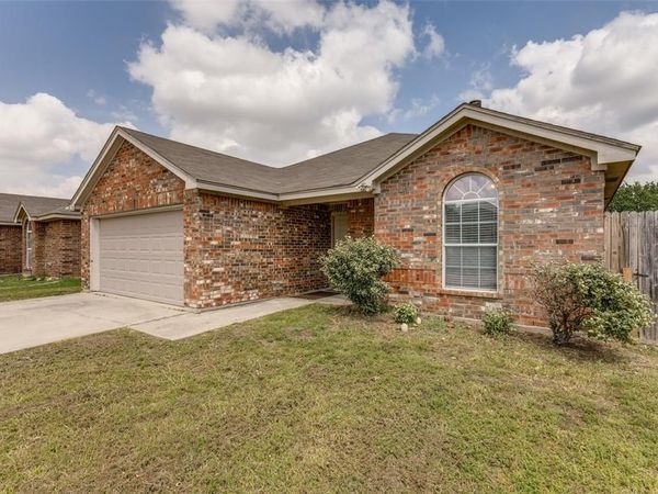 5217 Sioux Creek Lane , Fort Worth, TX 76244