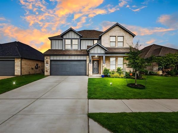 392 Teton Street , Waxahachie, TX 75165