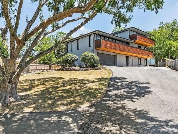 2030 Klondike Street , Grand Prairie, TX 75050