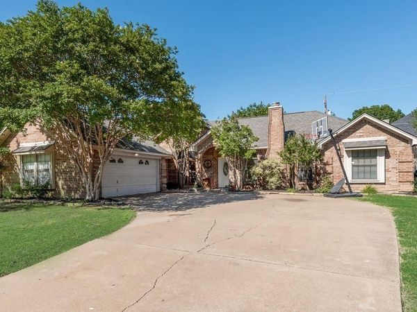 7020 Live Oak Drive, North Richland Hills, TX 76182