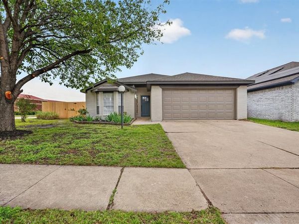 8194 Waterside Trail, Fort Worth, TX 76137