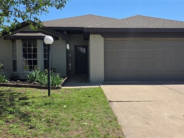 8194 Waterside Trail , Fort Worth, TX 76137