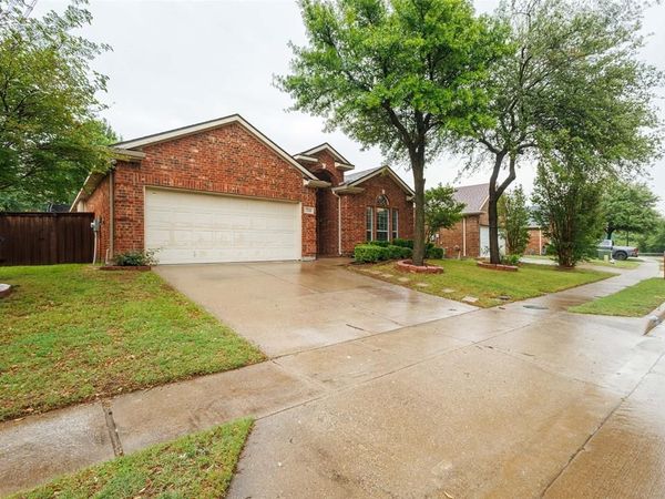 7048 Summit Parc Drive , Dallas, TX 75249
