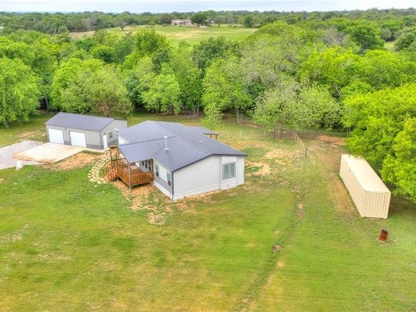 135 Lelon Lane , Springtown, TX 76082