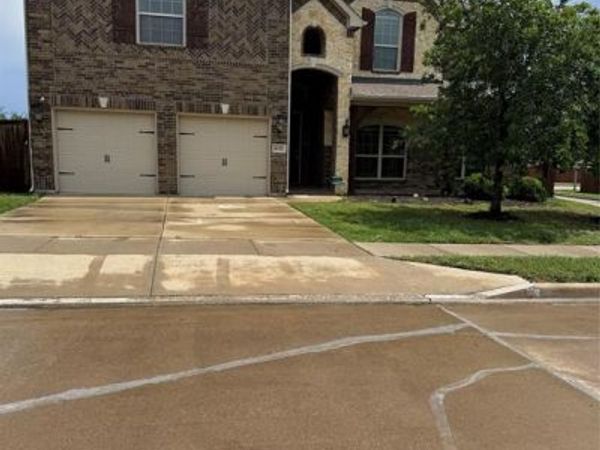 6132 Falls Lake Road , Fort Worth, TX 76179