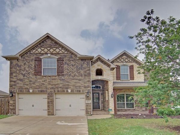 6132 Falls Lake Road, Fort Worth, TX 76179