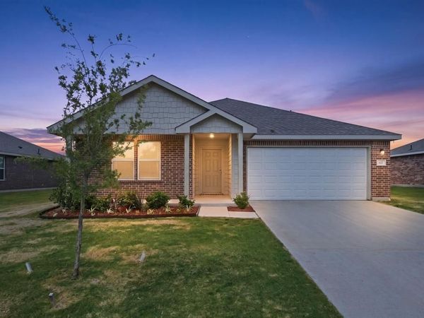 521 Jameson Street , Springtown, TX 76082