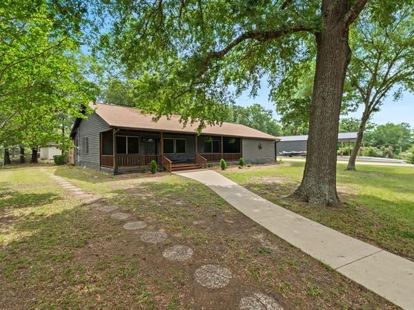 129 King Arthur Road , Mabank, TX 75156