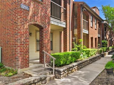 3205 Donnelly Circle, Unit 205, Fort Worth, TX 76107