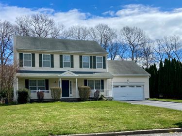 108 Maple Wood Lane, Riverhead, NY 11901