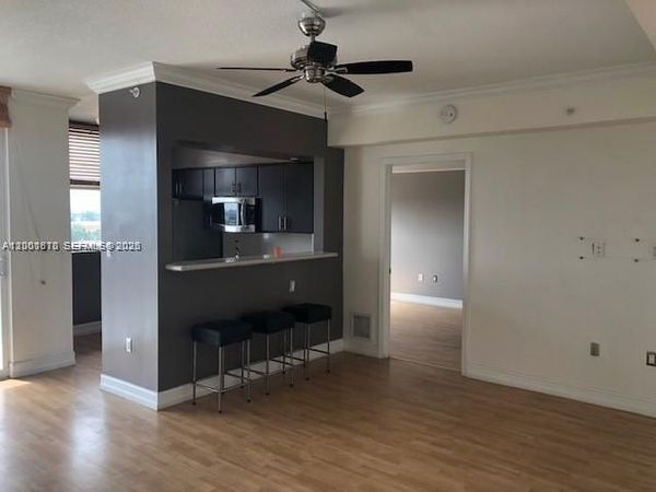 1 Glen Royal Pkwy, Unit 807, Miami, FL 33125