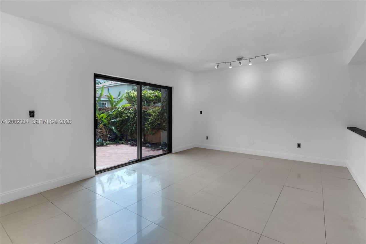 20509 NW 15 Ave, Unit 5-2, Miami Gardens, FL 33169 Photo
