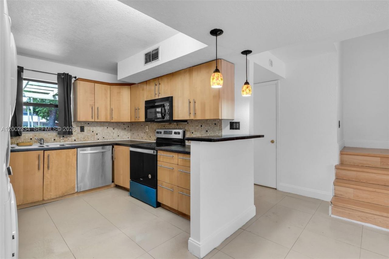 20509 NW 15 Ave, Unit 5-2, Miami Gardens, FL 33169 Photo