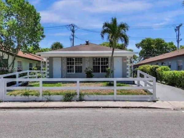 706 S F St , Lake Worth, FL 33460