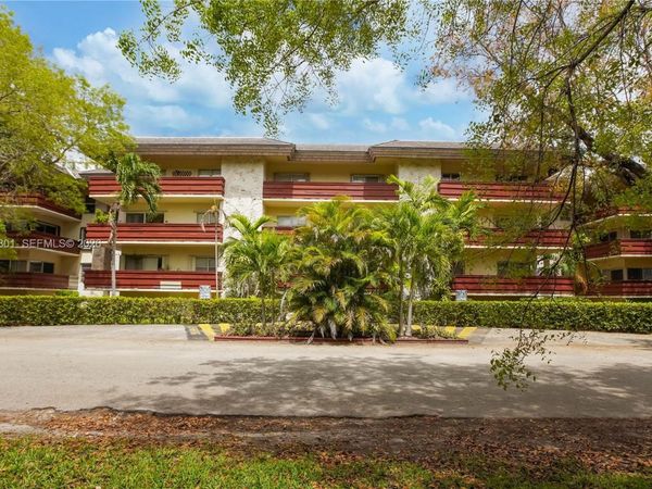 1205 Mariposa Ave , Unit 102, Coral Gables, FL 33146