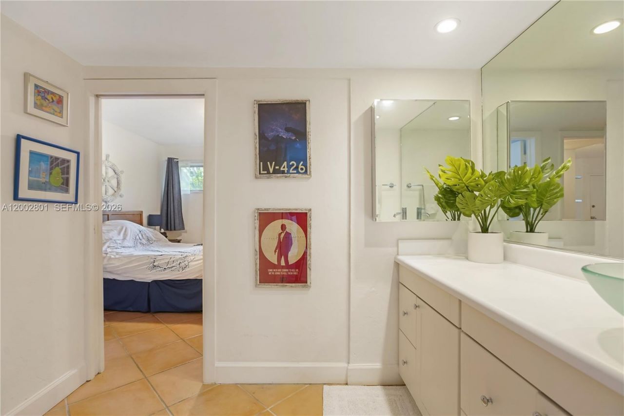 1205 Mariposa Ave, Unit 102, Coral Gables, FL 33146 Photo