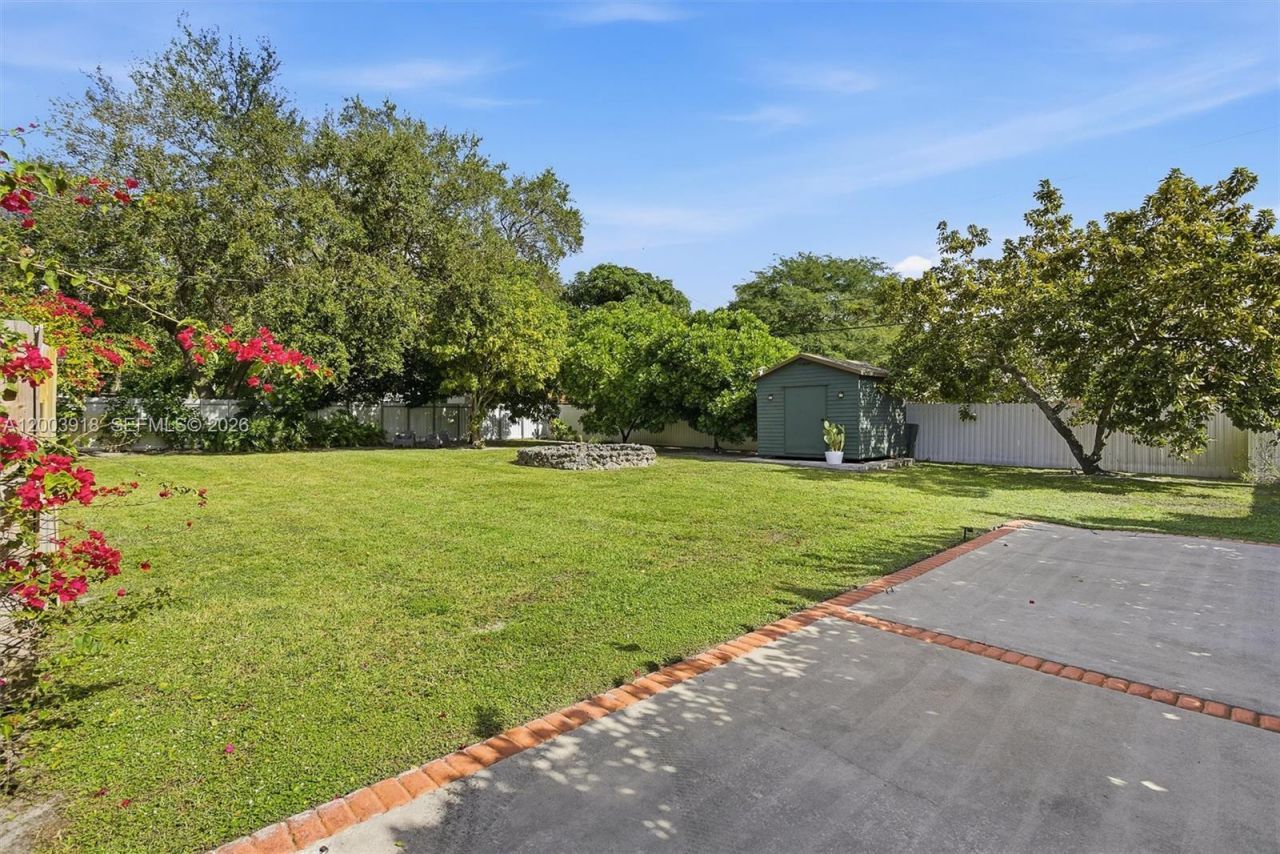 565 South Dr, Miami Springs, FL 33166 Photo