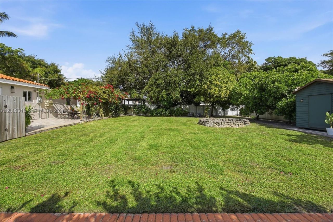 565 South Dr, Miami Springs, FL 33166 Photo