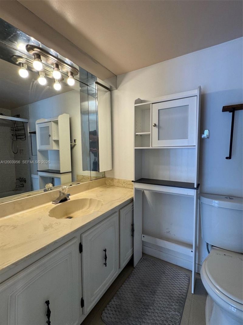 851 Three Islands Blvd , Unit 411, Hallandale Beach, FL 33009 Photo