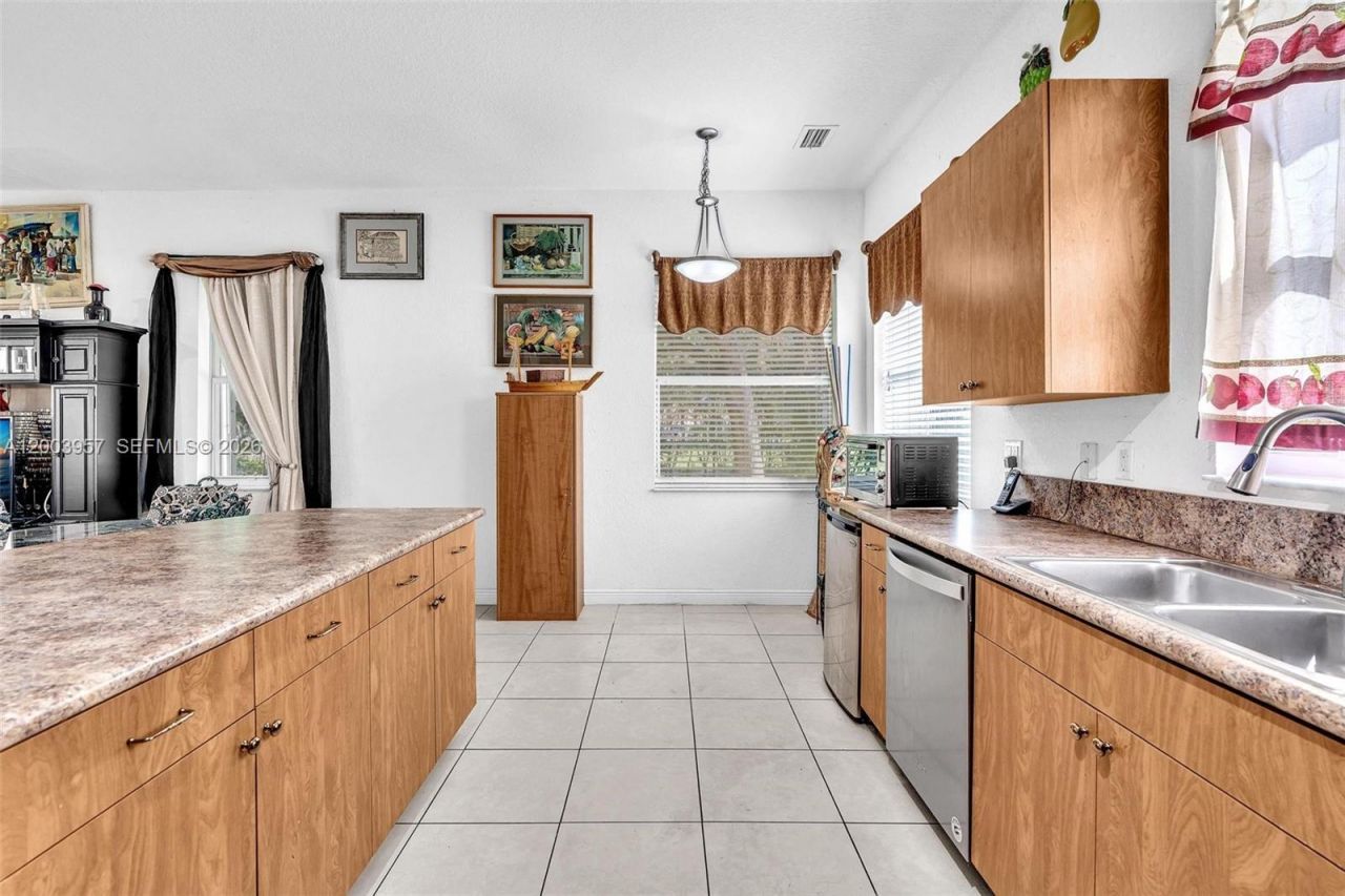 14044 SW 54th St , Miramar, FL 33027 Photo