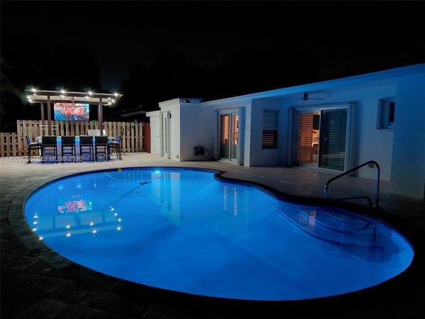 108 NE 30th St , Wilton Manors, FL 33334