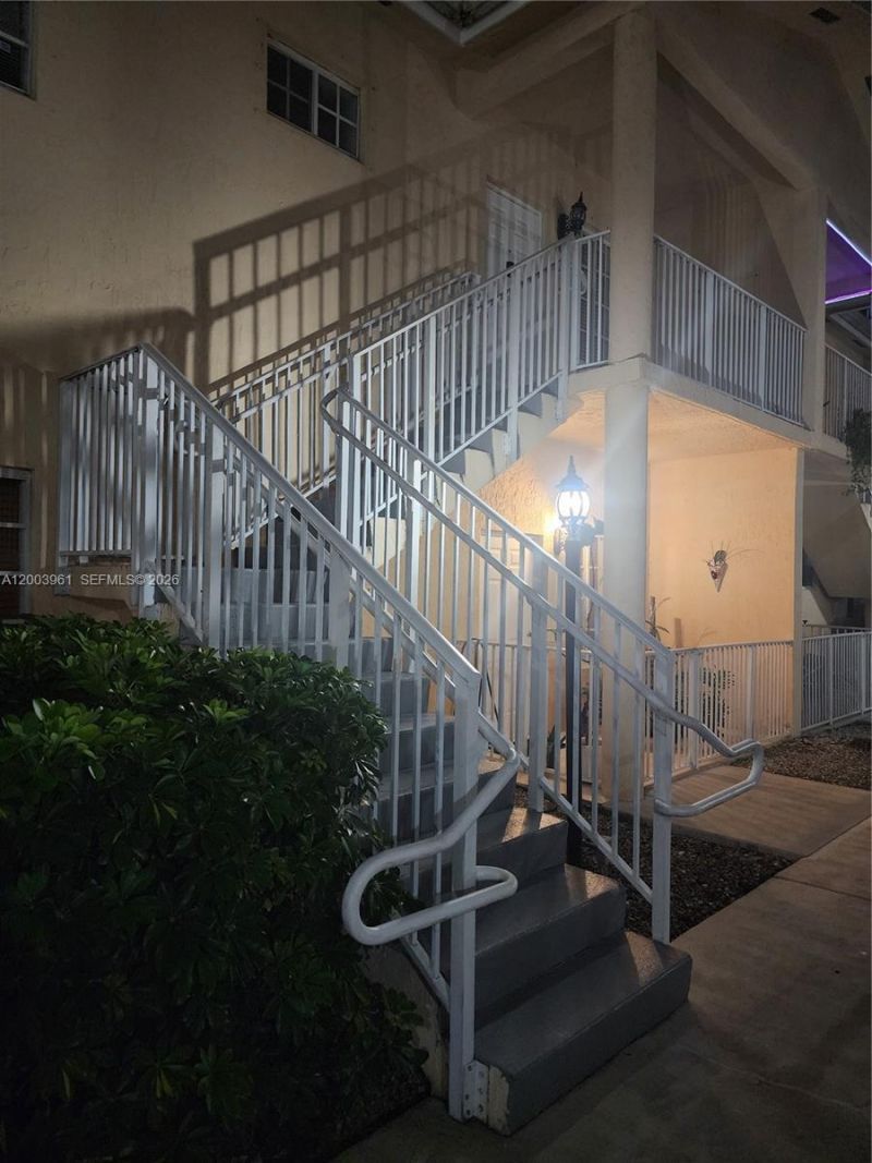 6972 NW 179th St , Unit 203-4, Hialeah, FL 33015 Photo