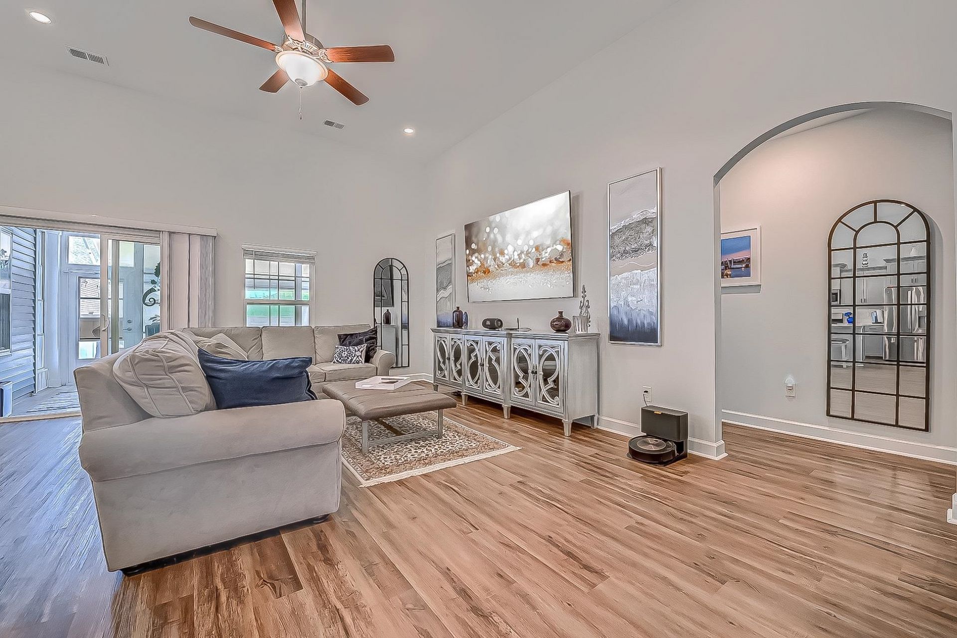 405 Heathside St.  Photo 5