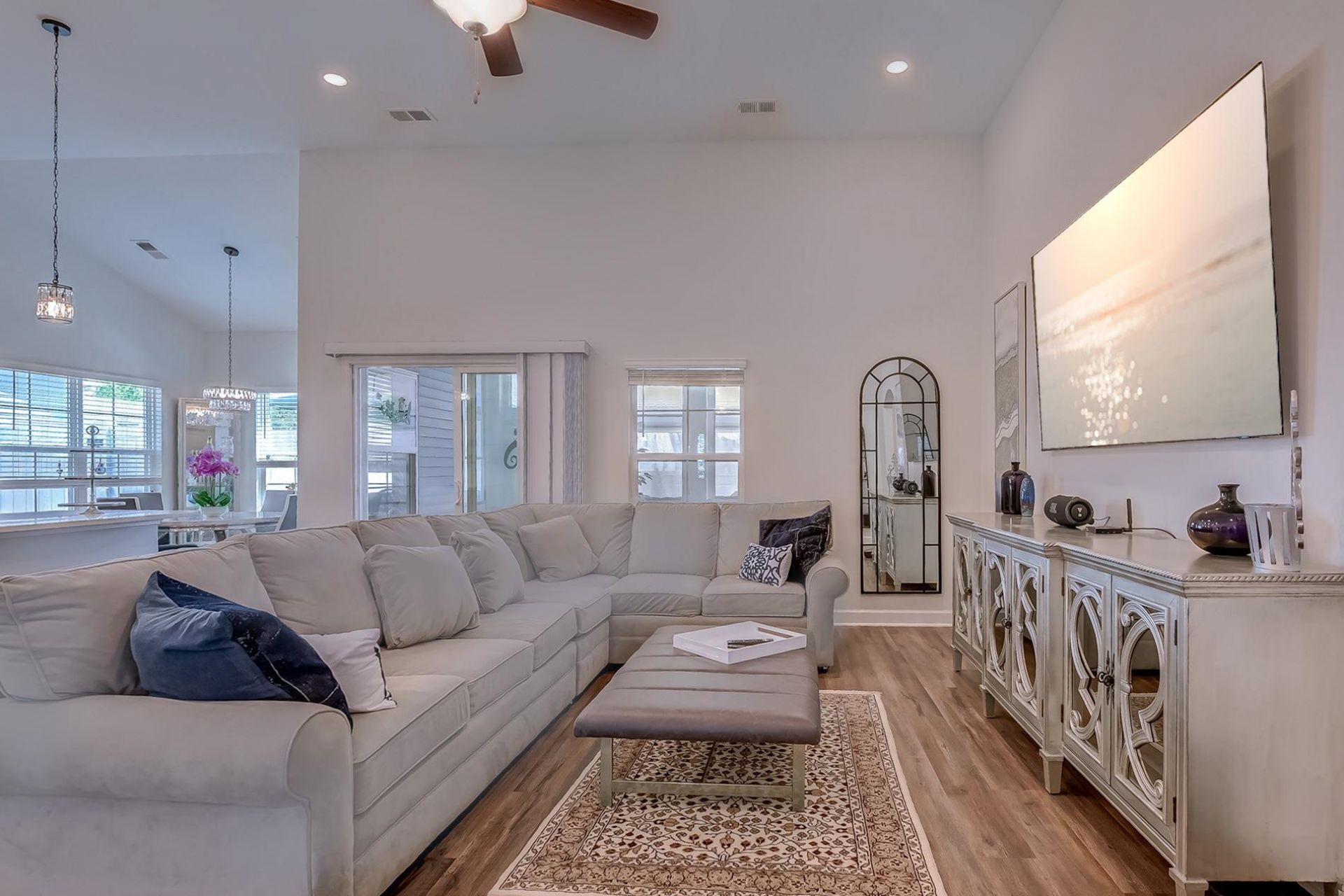 405 Heathside St.  Photo 7