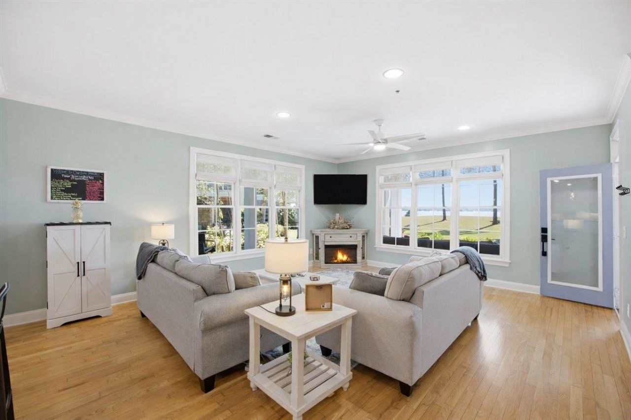 1088 Bridgeview Ln Photo 11