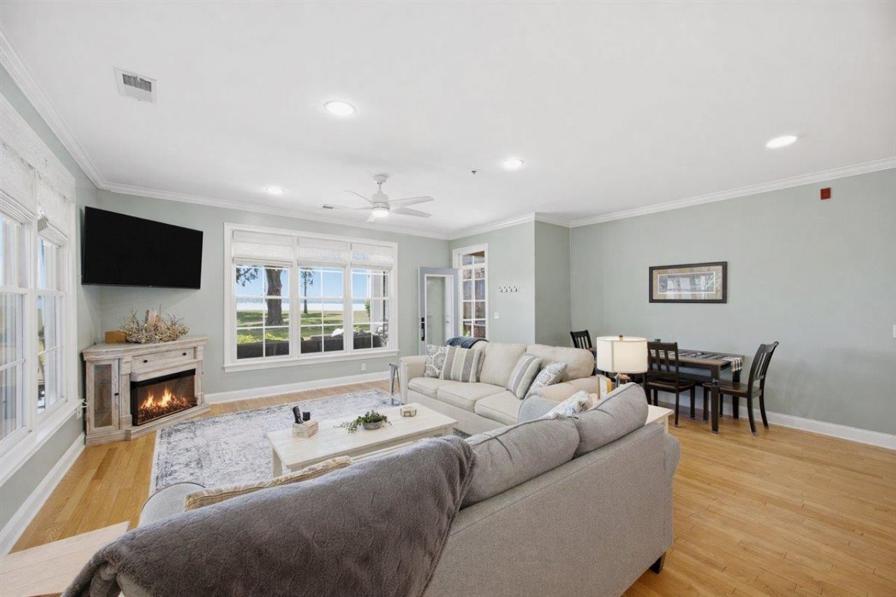 1088 Bridgeview Ln Photo 12