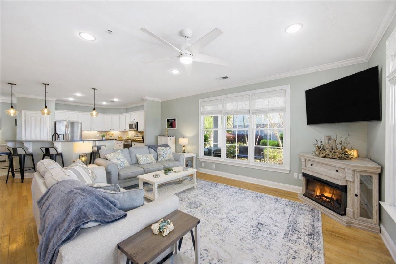 1088 Bridgeview Ln Photo 13