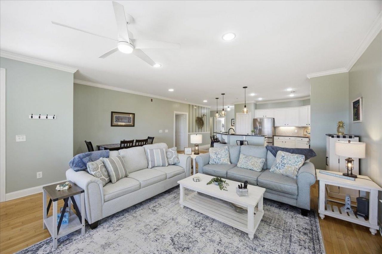 1088 Bridgeview Ln Photo 14