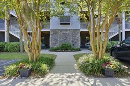 1088 Bridgeview Ln photo 4