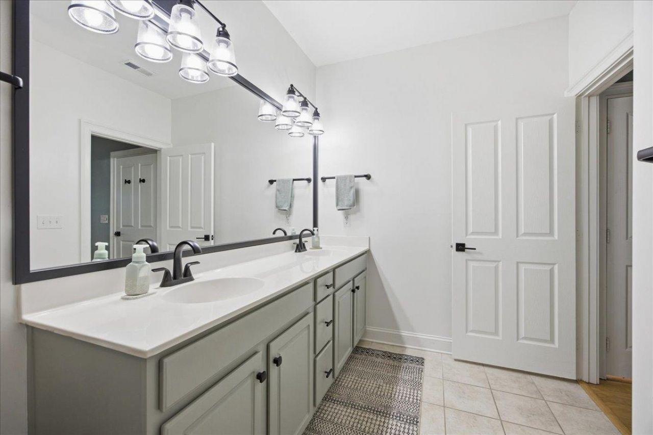 1088 Bridgeview Ln Photo 32