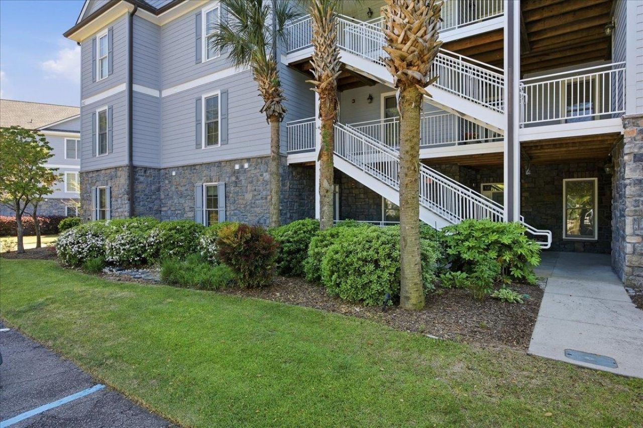 1088 Bridgeview Ln Photo 4