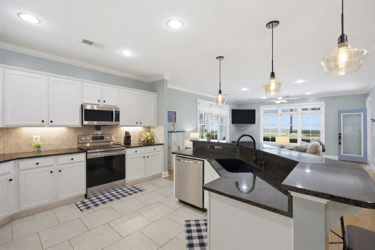 1088 Bridgeview Ln Photo 9