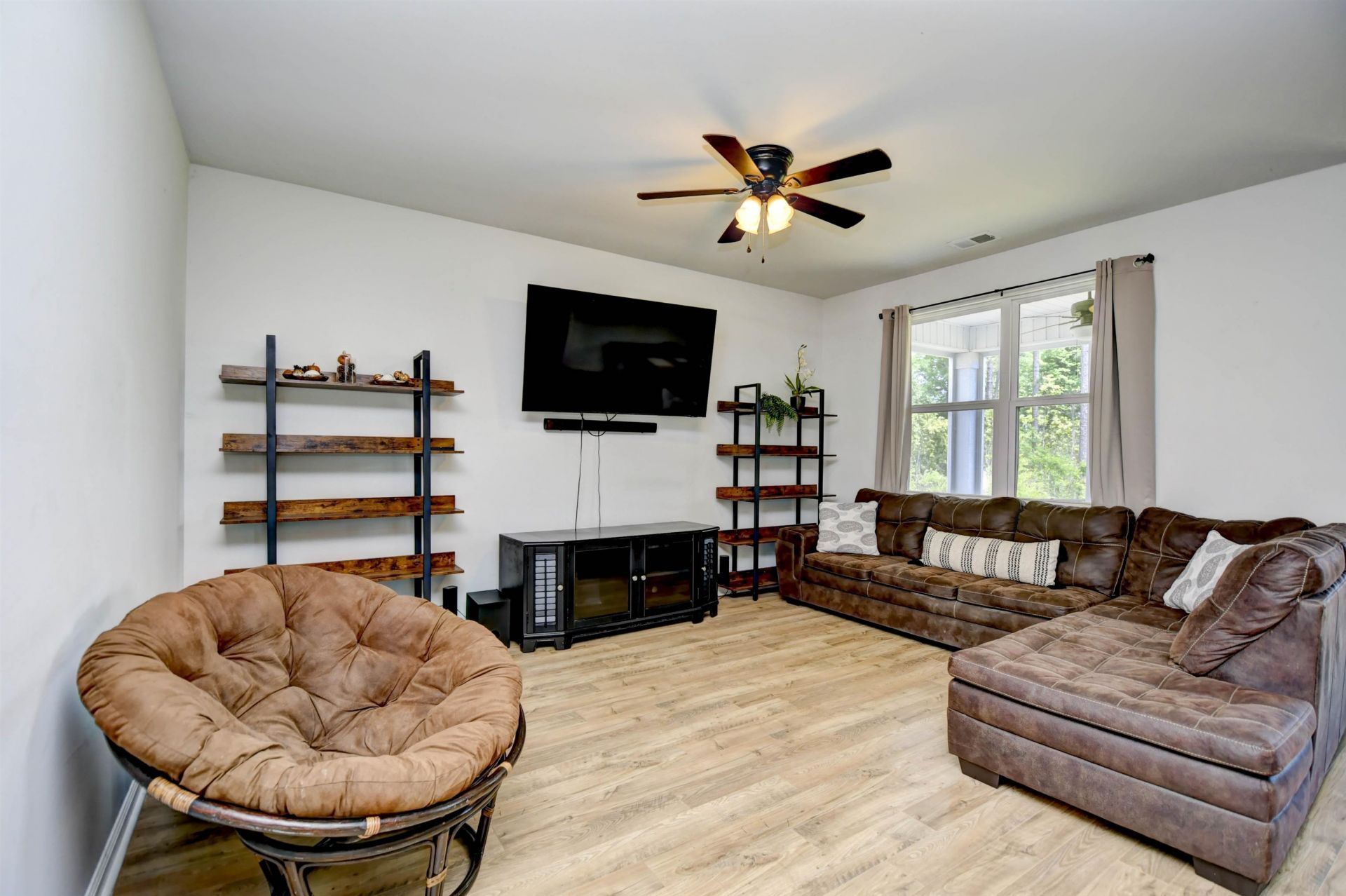 2315 Blackthorn Dr.  Photo 5